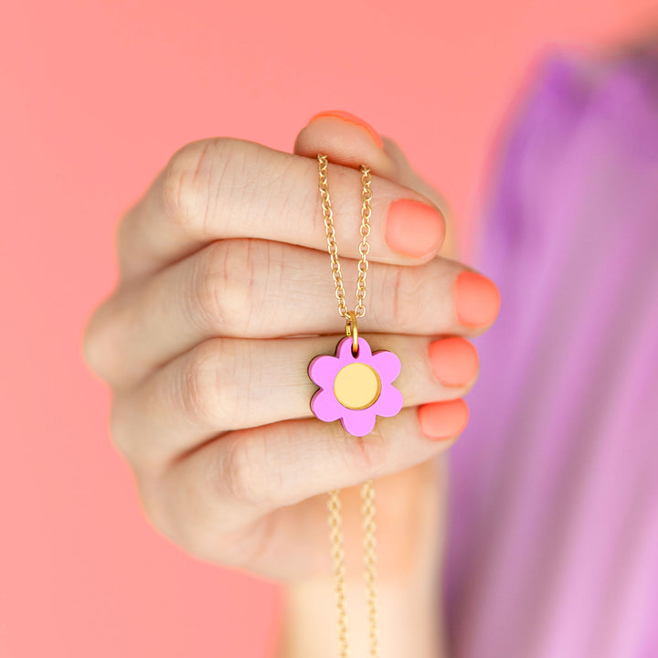 Daisy Flower Necklace in Purple