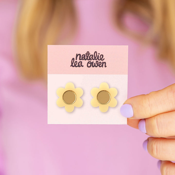 Daisy Stud Earrings in Cream