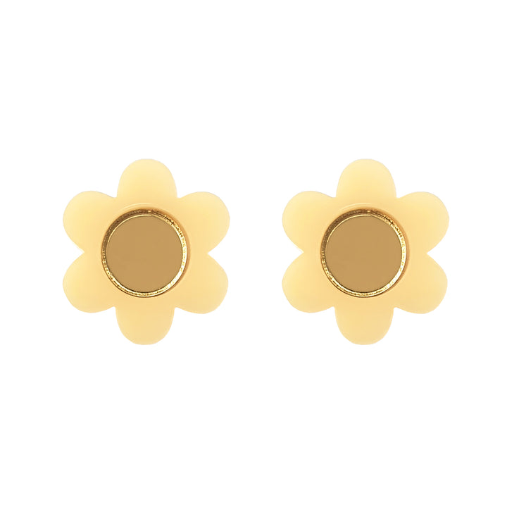 Daisy Stud Earrings in Cream