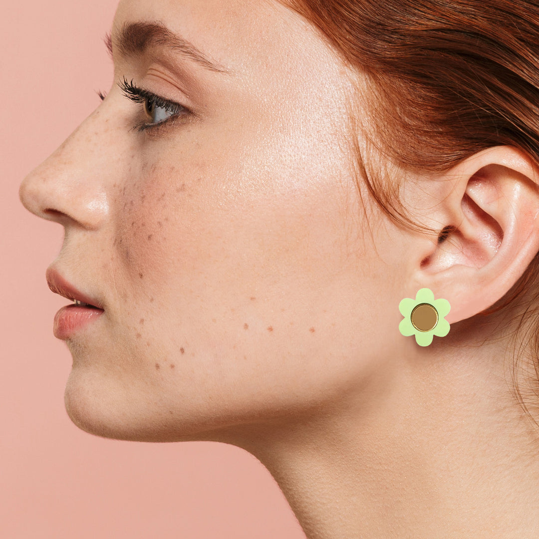 Daisy Stud Earrings Light Green