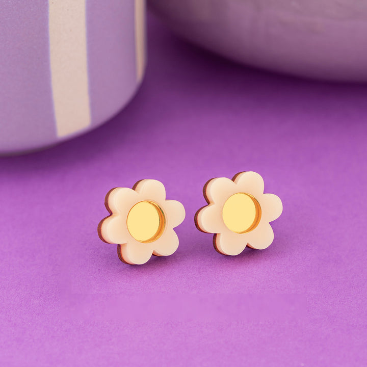 Daisy Stud Earrings in Cream